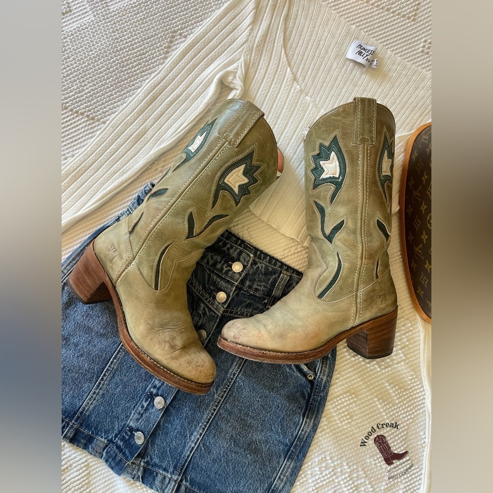 FRYE | Sabrina Flower Campus Boots - Picture 2 of 8